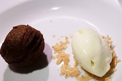Dark Chocolate, peach leaf and coconut